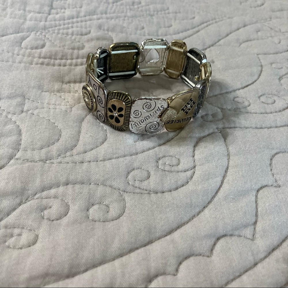 Bulky costume jewelry bracelet